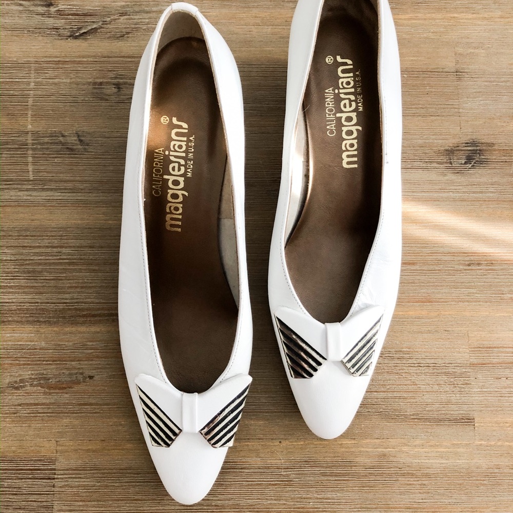 Vintage California Magdesian flats size 8